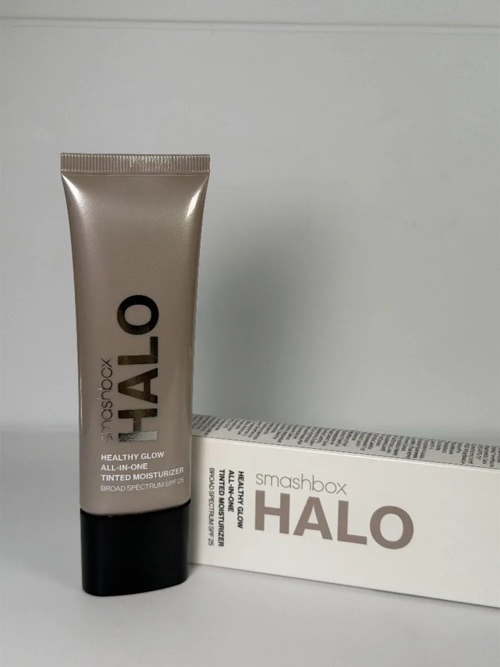 Smashbox Halo Healthy Glow Tinted Moisturizer SPF 25 Light Neutral NEW